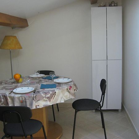 T 2 Avec Velux Sous Les Combes De 34 M2 Apartment La Londe-les-Maures Bagian luar foto