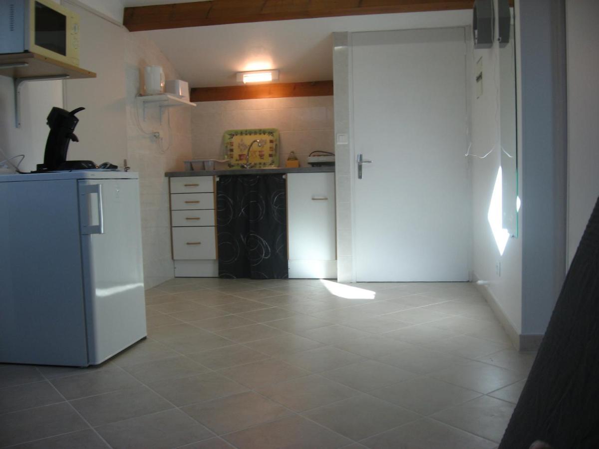 T 2 Avec Velux Sous Les Combes De 34 M2 Apartment La Londe-les-Maures Bagian luar foto