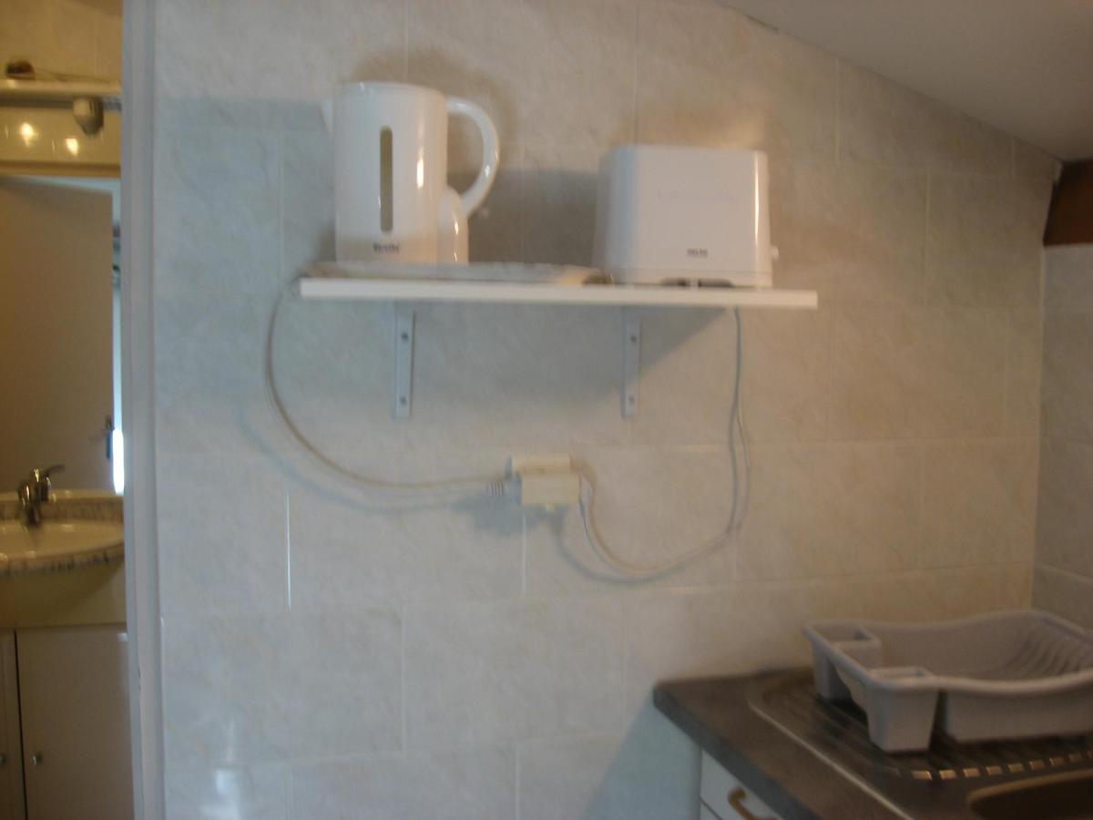 T 2 Avec Velux Sous Les Combes De 34 M2 Apartment La Londe-les-Maures Bagian luar foto
