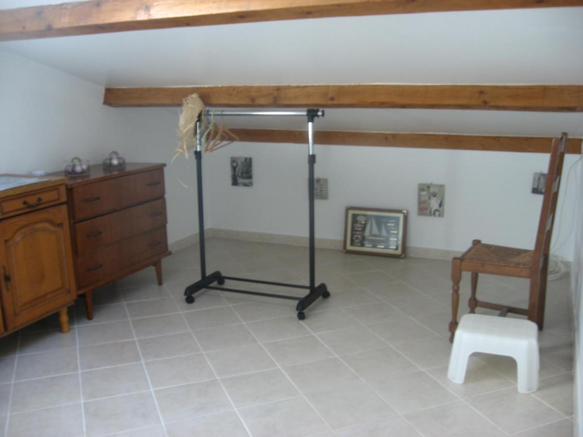 T 2 Avec Velux Sous Les Combes De 34 M2 Apartment La Londe-les-Maures Bagian luar foto