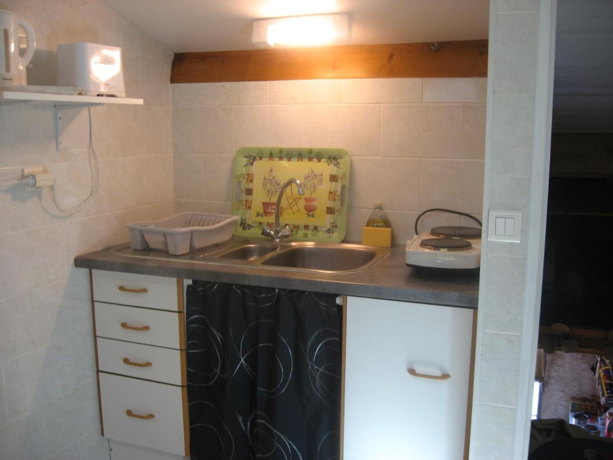 T 2 Avec Velux Sous Les Combes De 34 M2 Apartment La Londe-les-Maures Bagian luar foto