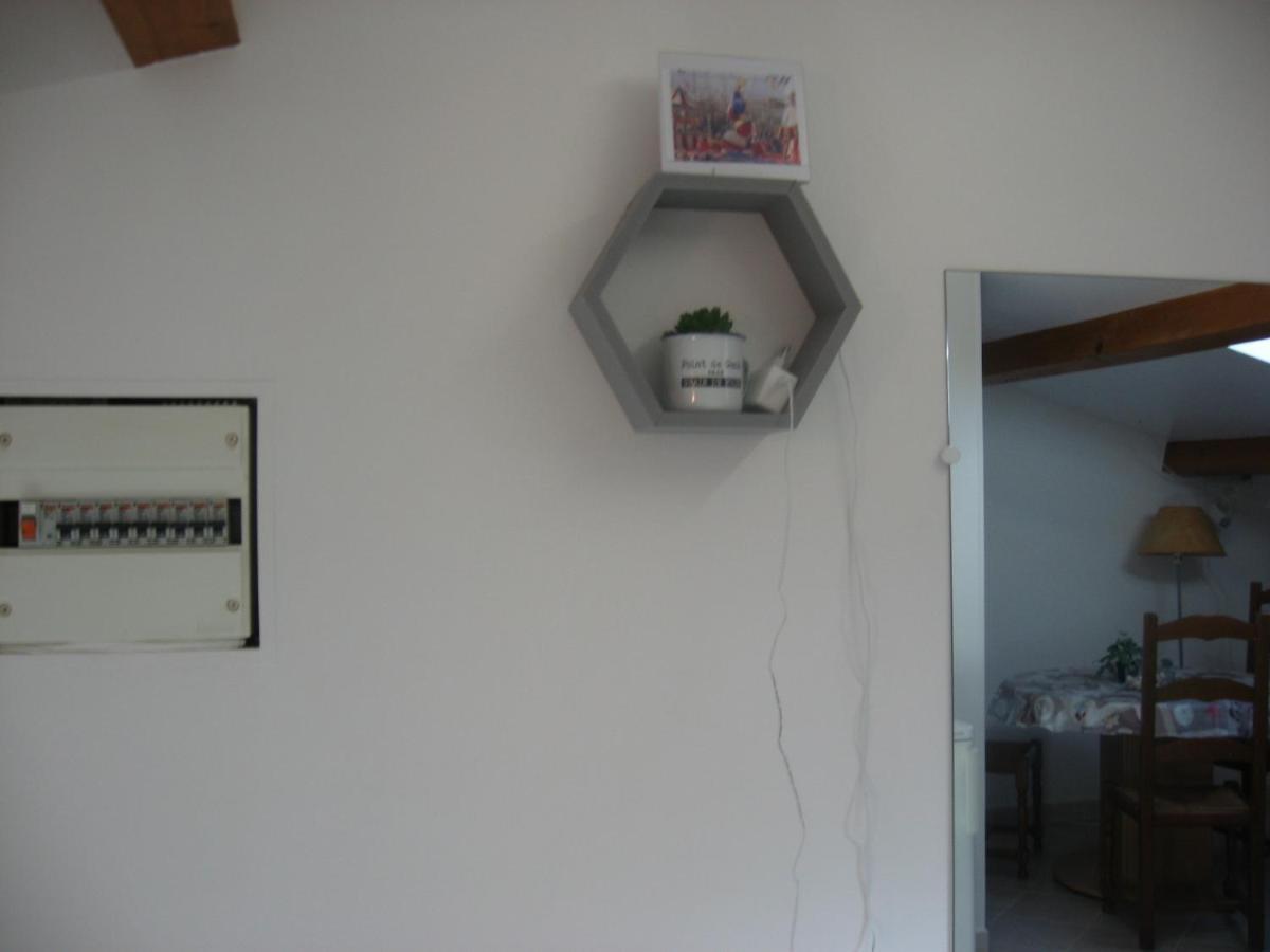 T 2 Avec Velux Sous Les Combes De 34 M2 Apartment La Londe-les-Maures Bagian luar foto
