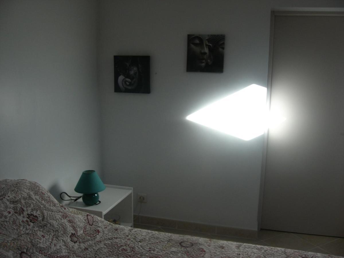 T 2 Avec Velux Sous Les Combes De 34 M2 Apartment La Londe-les-Maures Bagian luar foto