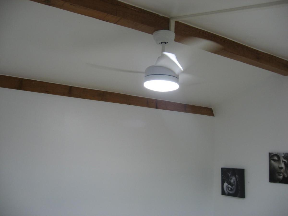 T 2 Avec Velux Sous Les Combes De 34 M2 Apartment La Londe-les-Maures Bagian luar foto
