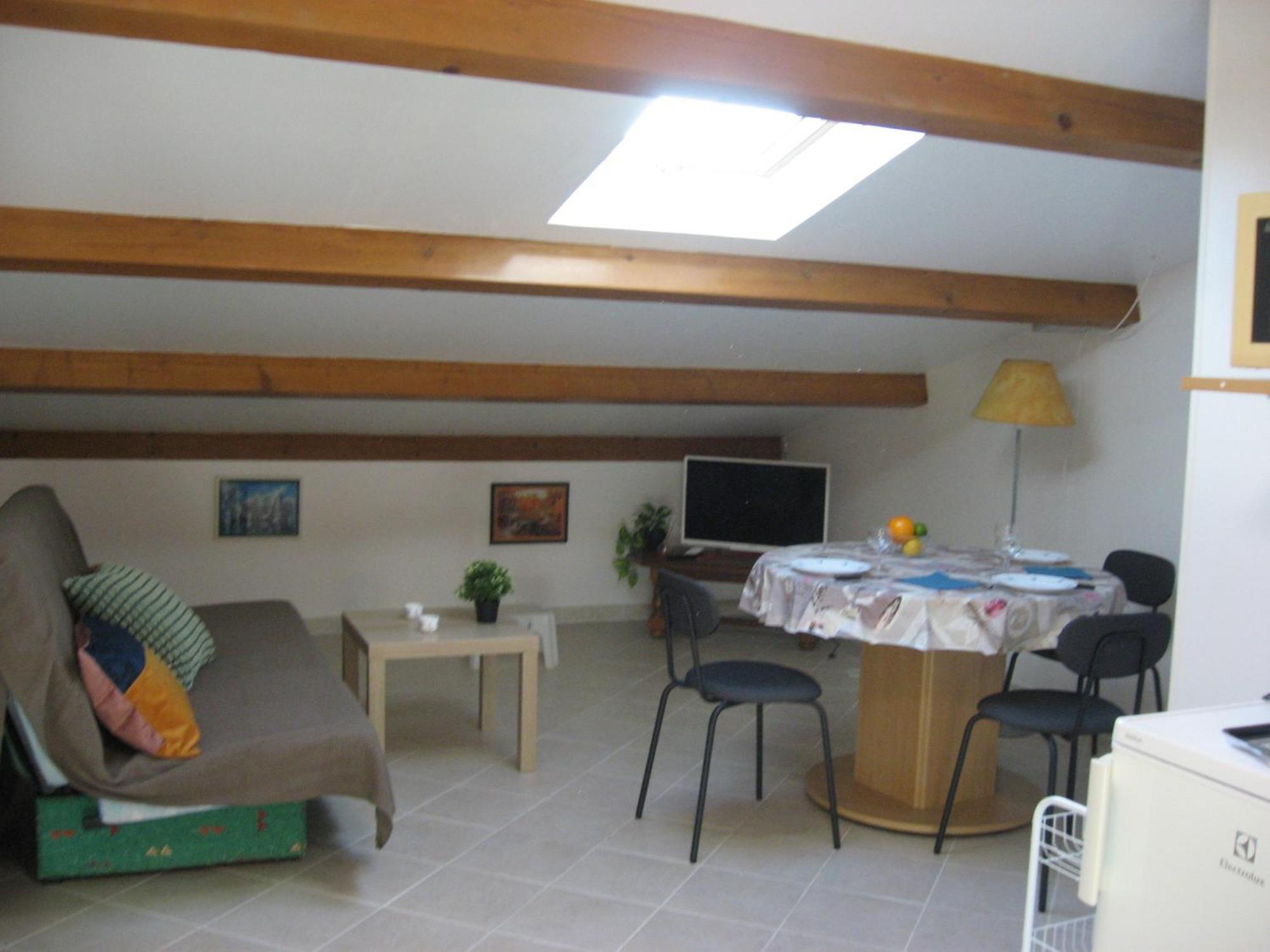 T 2 Avec Velux Sous Les Combes De 34 M2 Apartment La Londe-les-Maures Bagian luar foto